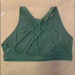 EUC Lululemon High Neck Free to be Serene